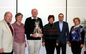 Der neue Vorstand der Deutsch-Russischen Gesellschaft : v .re. O. Adam, F. Neumann, E. Panteleeva-Stammen, Dr. E. Braun, S. Dierks-Heynen, sowie Ehrenvorsitzender P. Tiemer