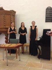 Zimbalkonzert mit den Künstlerinnen Irina Morosowa (Zimbal) sowie Tatjana Kuprejewa und Elizaveta Morosowa aus Weißrussland