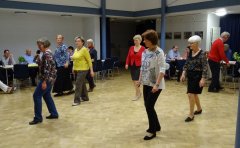 „Line-Dance“ unter Anleitung von Frau Link